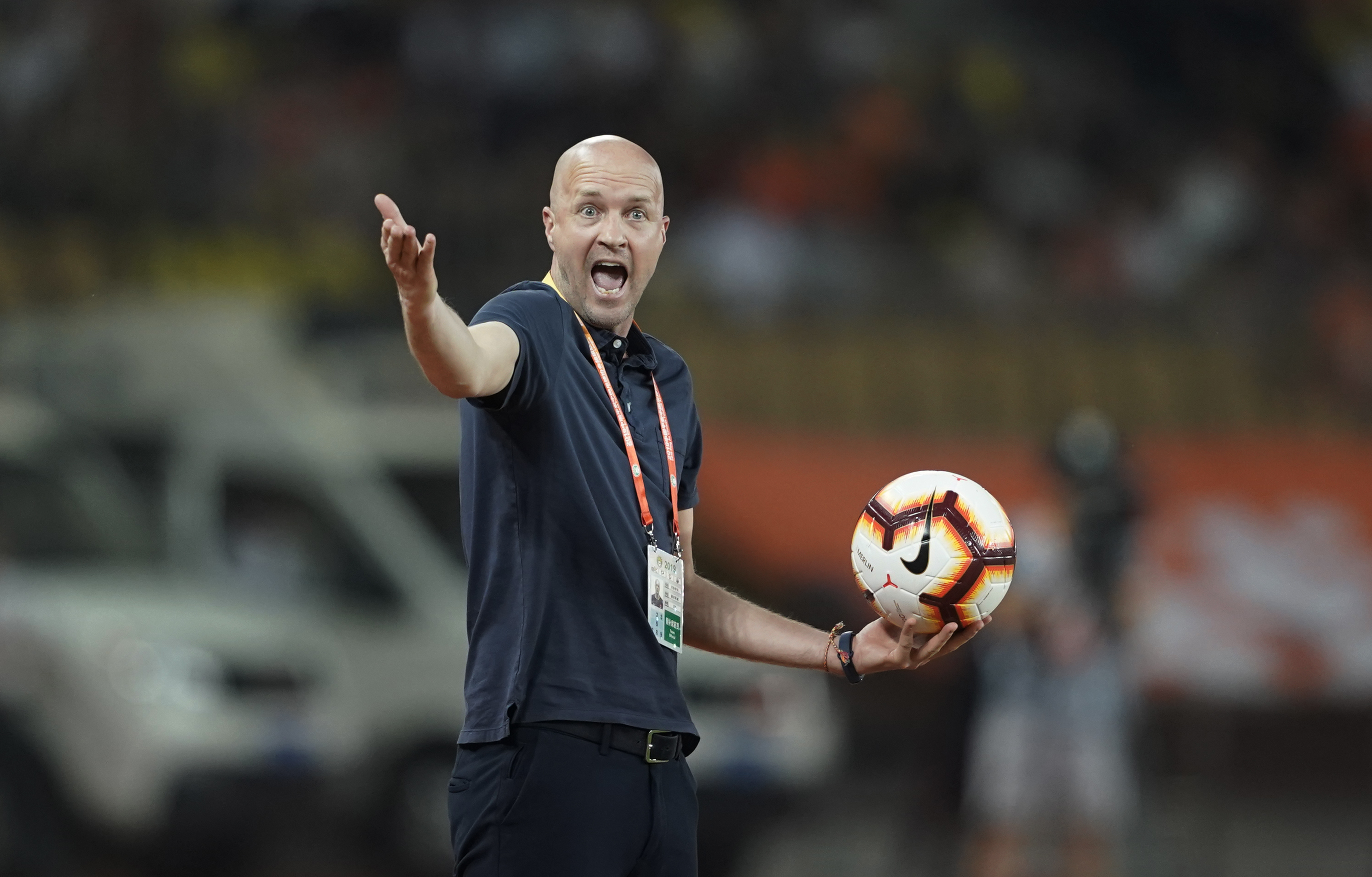 武汉卓尔黯淡重庆斯威进攻遇困难的简单介绍