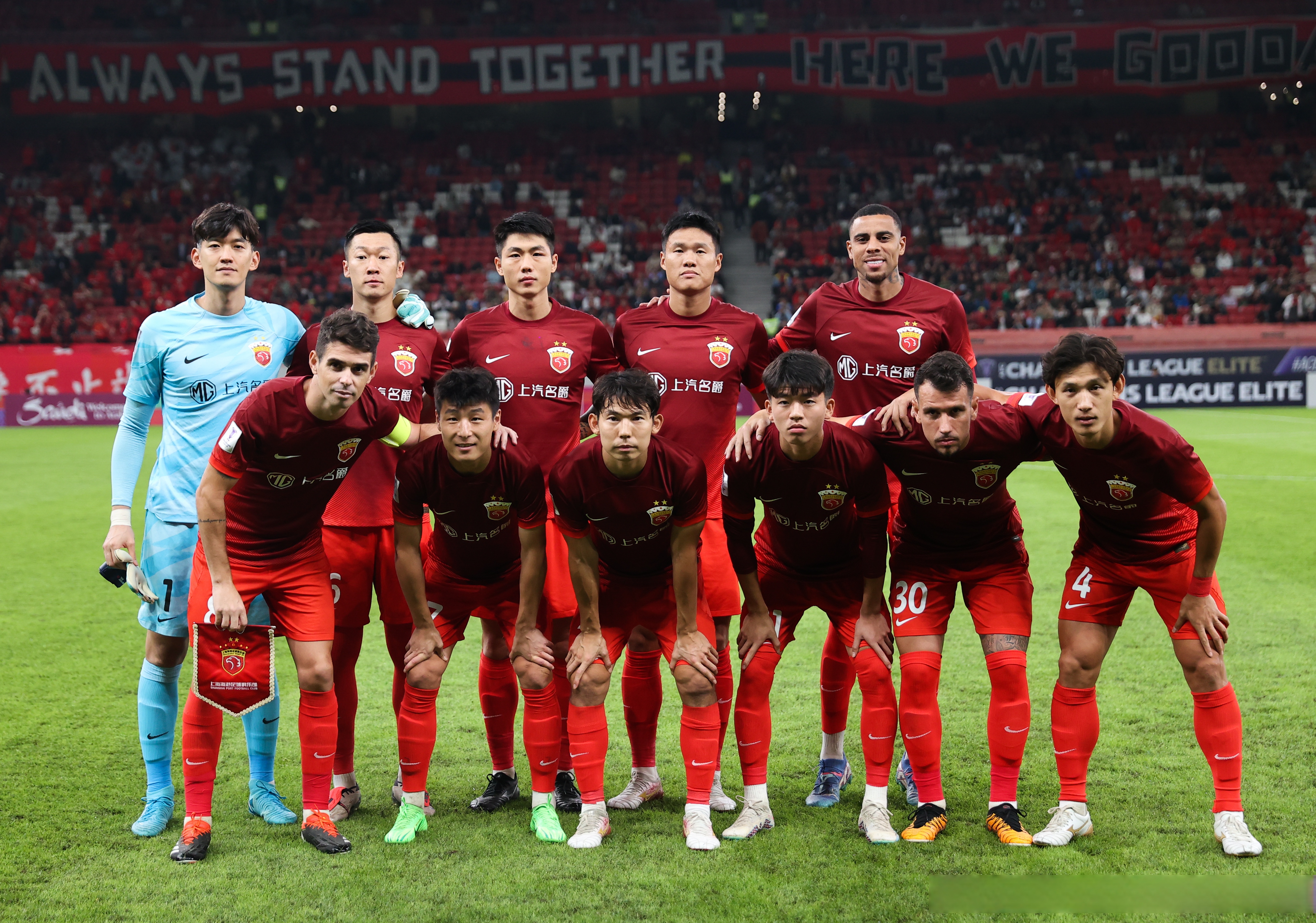 开云体育平台APP-包含比赛取得胜利后，球员们欢庆胜利场面感人的词条