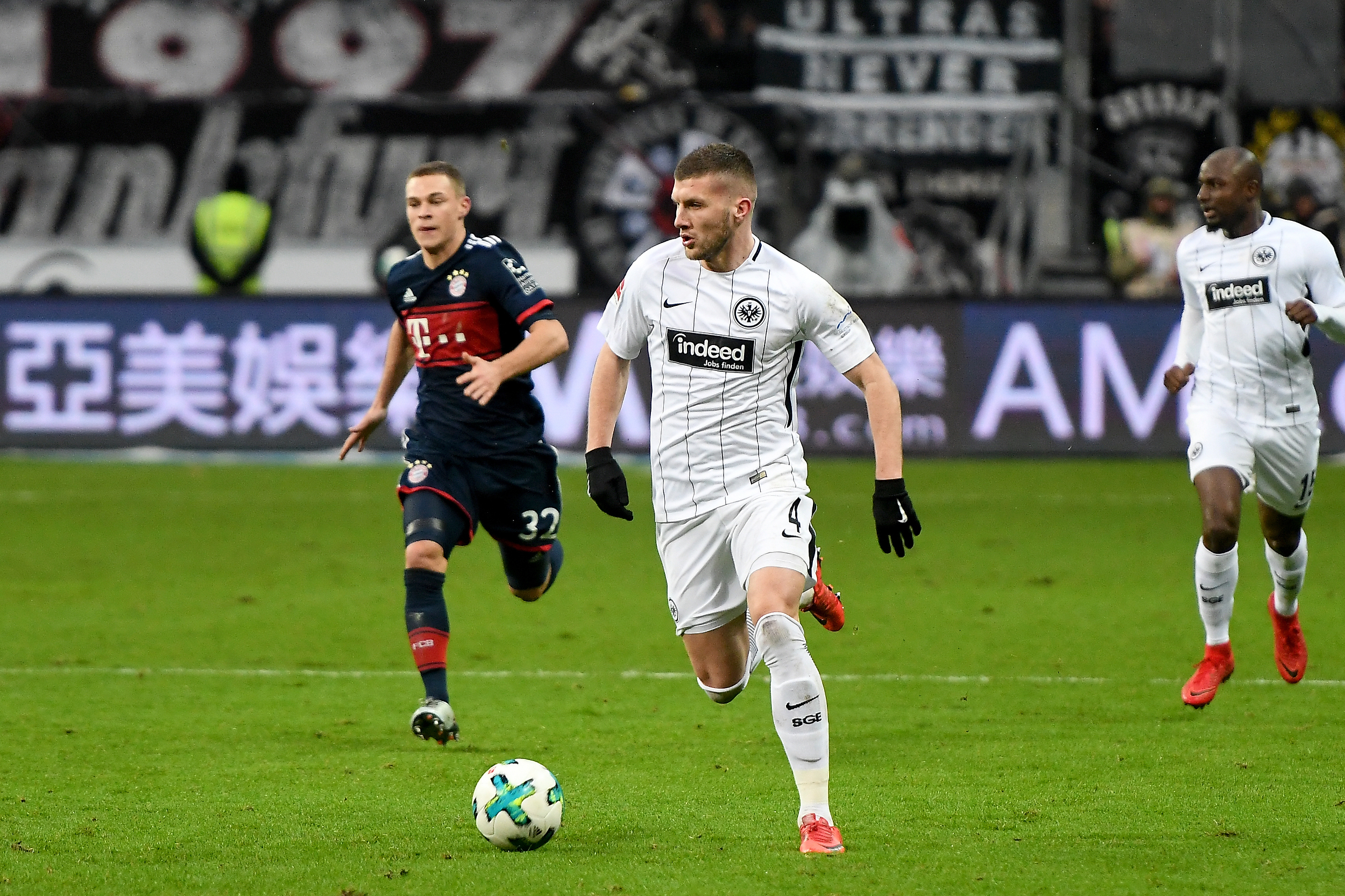 开云体育-关于法兰克福主教练提出新训练方案，球员积极响应的信息