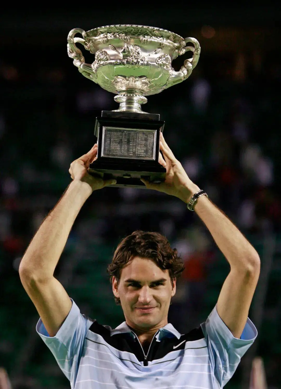 包含合切罗尔生涯回顾，传奇球员一朝谢幕的词条