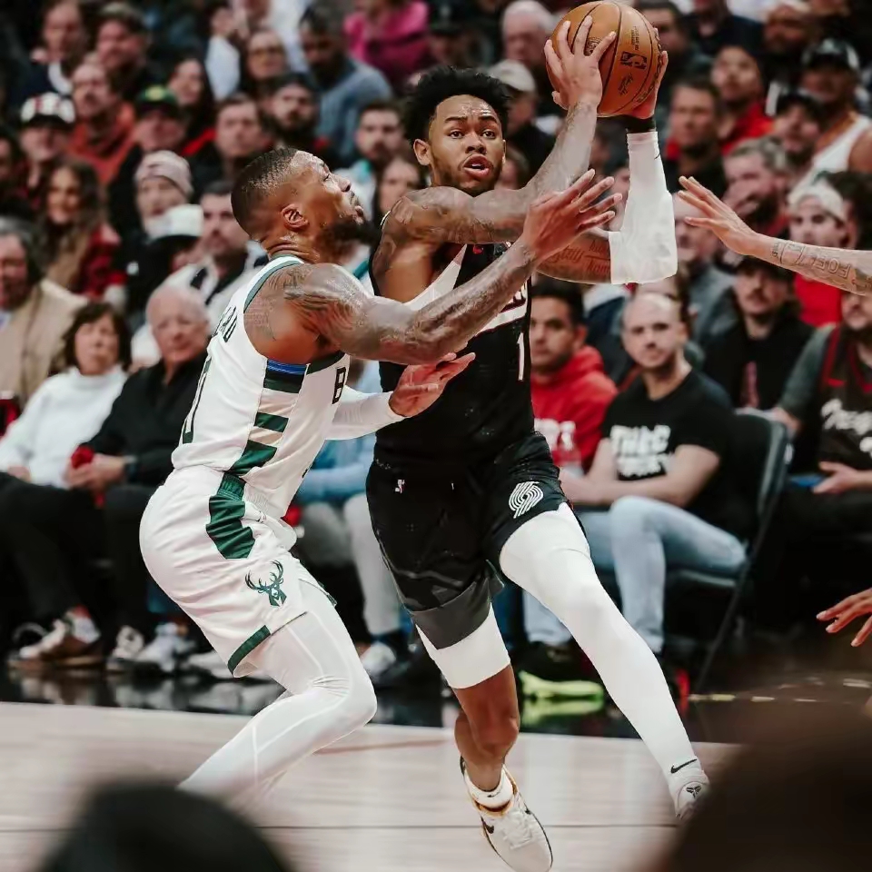 开云体育APP下载-包含雄鹿核心连续砍分，球队士气高涨备战季后赛的词条