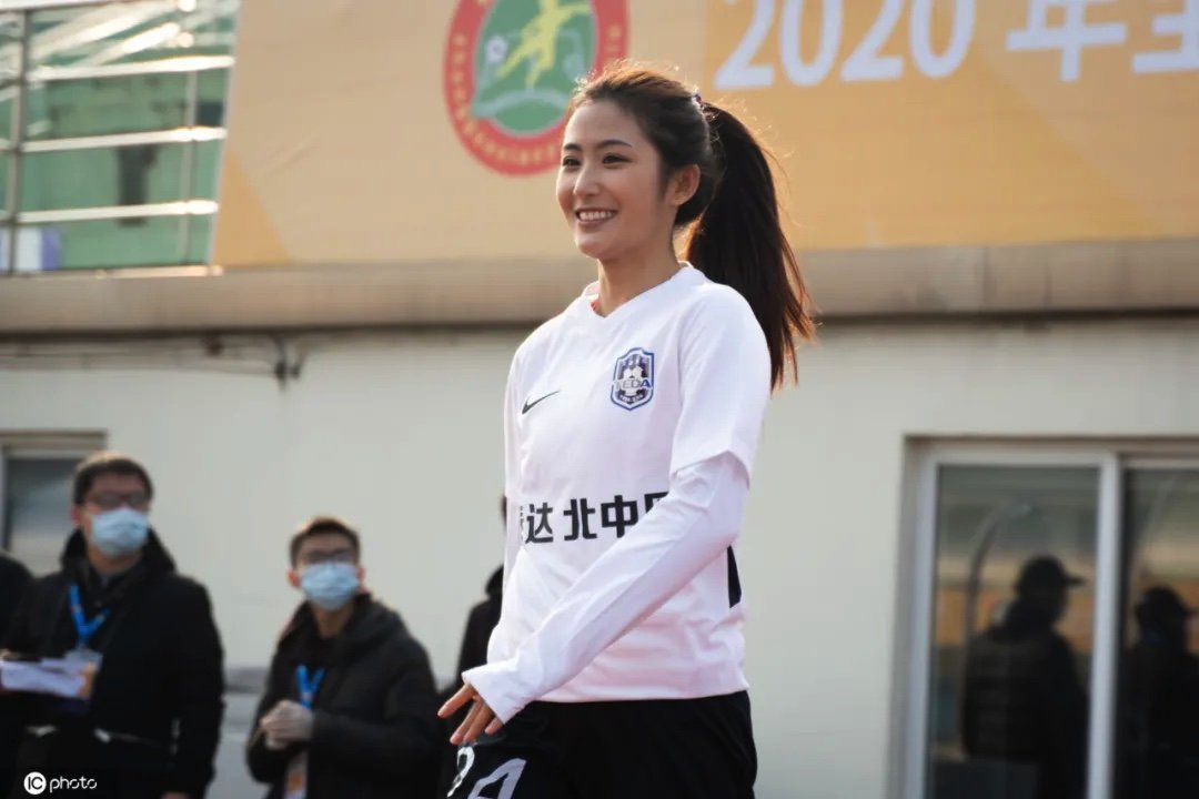 江西女足球员信心十足，准备勇敢迎战，势不可挡的简单介绍