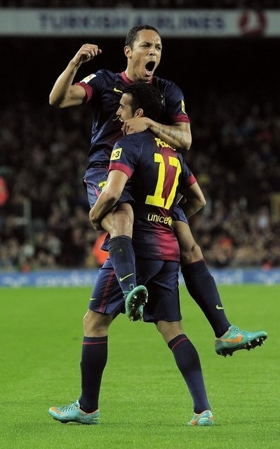 法国轻取塞维利亚，皮克点燃赛场